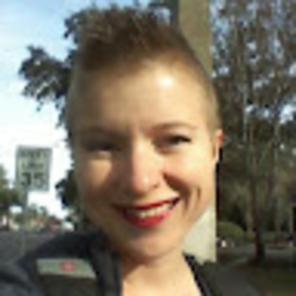 Meet your Posher, Beth - Picture 2 of 2